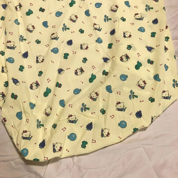 Hello Kitty Crib Bedding Sheet Balloons Music Notes Baby Toddler Sheet - Picture 4 of 16